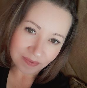 Meet your Posher, Leonor h